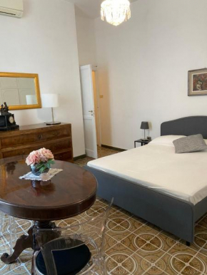 Rooms in San Domenico Maggiore 3 Napoli